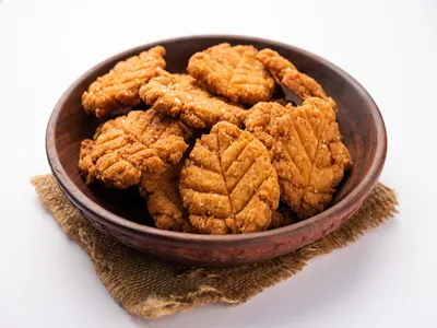 thekua   yummy  amp  crispy traditional sweet of chhath puja