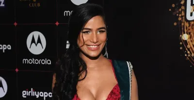 poonam pandey says ‘i’m alive’ a day after her team said she died of cervical cancer