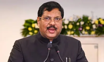 lawyer tries to throw shoe at cji gavai in supreme court amid ‘sanatan’ row