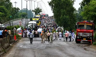 farmers march to delhi for mahapanchayat against proposed india us trade deal