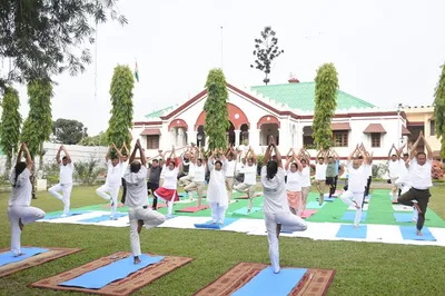 manipur governor celebrates international day of yoga at raj bhavan