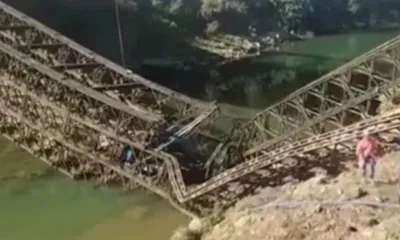 arunachal  iron bridge collapses in leparada  workers injured