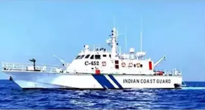 indian coast guard rescues  27 bangladeshi fishermen  hands over them to bcg