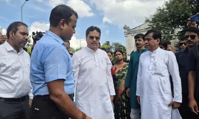 security to opponents  take lessons from tripura  cm tells trinamool