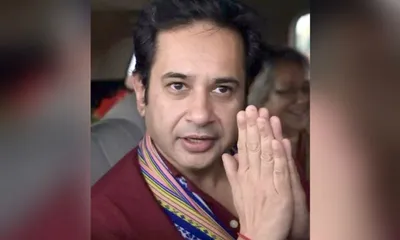 tripura  want to see tiprasa holding pen  not sticks or guns  says pradyot