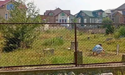 the invisible hands that bury kashmir s head