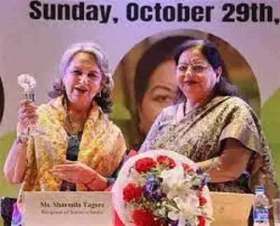 sharmila tagore conferred with ‘imtiaz e jamia’  the highest honour of jamia millia islamia university