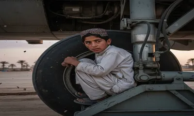 13 year old survives 94 minutes in plane’s landing gear from kabul to delhi