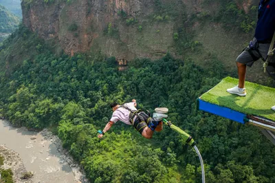 leaping into the void  the world’s most dangerous rope jumping spots