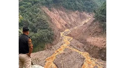 sikkim  landslide partially blocks teesta  chyakoong rivers in north sikkim