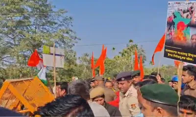 vhp protests at tripura border  demands halt to trade with bangladesh
