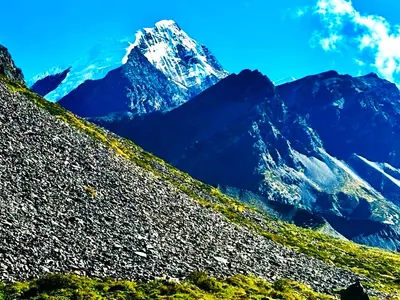 arunachal  mountaineers scale unclimbed 20 942 ft peak in state