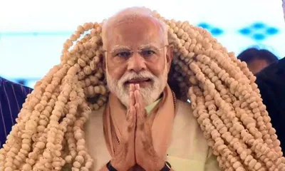 pm modi condemns attack on cji gavai  lashes out at tmc on mayhem too