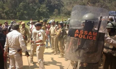 assam  mob attacks police team in hailakandi  driver injured  10 arrested