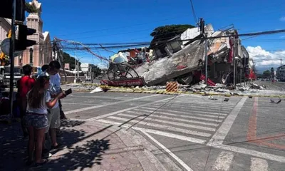 at least 32 dead as powerful 7 8 magnitude earthquake hits southern philippines  triggers tsunami