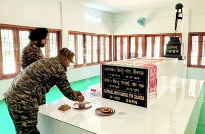 assam  indian army honours parents of kargil war hero captain jintu gogoi