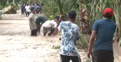 manipur floods  locals rally to rebuild river bank in imphal east