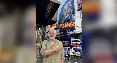 wikileaks founder julian assange returns to social media after eight year hiatus