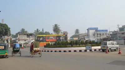 tripura  mayor chairs review meeting to make agartala congestion free