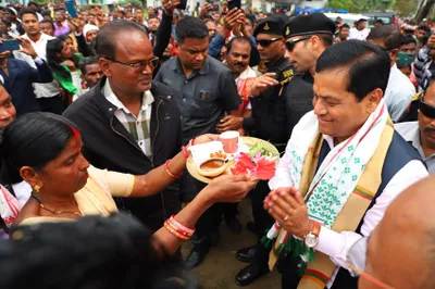 tea community adds vibrant colour and fabric to the culture of assam  says sonowal