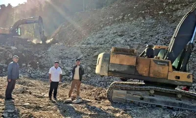arunachal  upper siang dc inspects panggo–jorging defence road construction  records steady progress