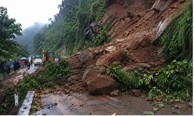 sikkim  two killed  four injured after fresh landslide hits road clearing team in namchi