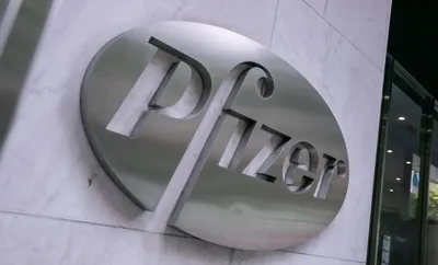 us  regulators approve pfizer updated covid 19 shot but with limits