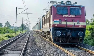 assam  oversized trailer blocks tinsukia–dibrugarh rail route for 4 hours