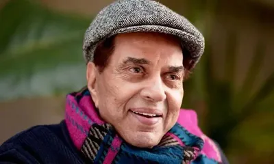 bollywood actor dharmendra hospitalized  family denies  false death  reports