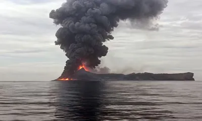 projectile attack sinks indian flagged vessel off yemen s coast  all 14 on board rescued