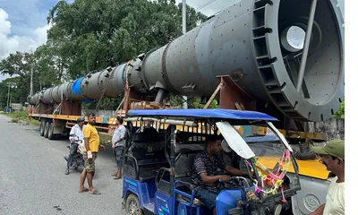 assam  parked refinery vehicle on nh 38 near digboi injures eight in accident