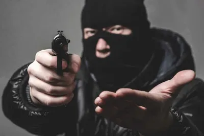 manipur  businessman robbed of rs  1 70 000 at gunpoint