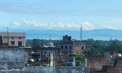 mount everest spotted from bihar’s jaynagar as air quality improves