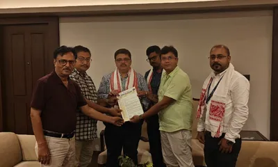 assam  dibrugarh press club submits memorandum to indigo officials  seeks better air connectivity