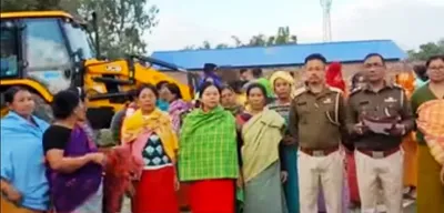 171 cartons of smuggled imfl and beer worth rs  12 5 lakh destroyed in manipur