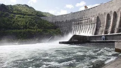 arunachal  locals object to non arunachali engineers appointed in pare project